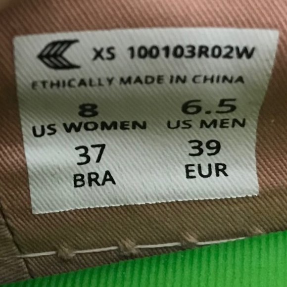 Cariuma | Oca Low Rose Canvas Sneakers - Picture 2 of 16